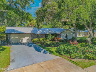 832 S Cooper St, New Smyrna Beach, FL 32169