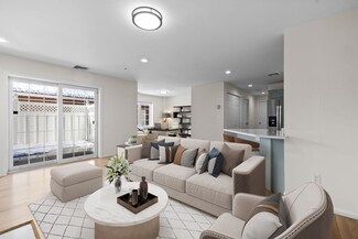 7 Conant Rd Unit 20, Winchester, MA 01890
