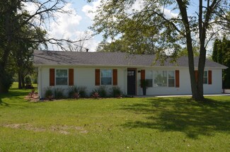 927 W Elms Court Ln, Crete, IL 60417