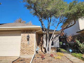 2109 Rose Cliff Ln, Carrollton, TX 75007