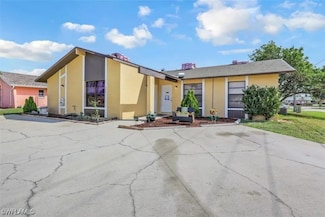 613 SE 23rd Place, Cape Coral, FL 33990