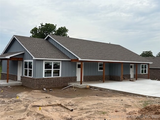 904 W 5th St, Beggs, OK 74421