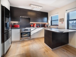 25-40 Shore Blvd, Astoria, NY 11102