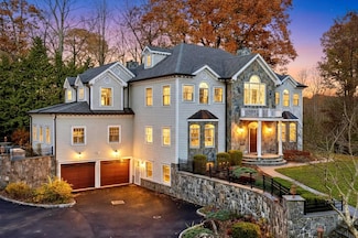 139 Jelliff Mill Rd, New Canaan, CT 06840