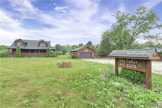 8164 Vandemark Rd, Lodi, OH 44254