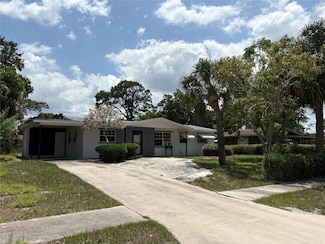 914 SE 9th St, Stuart, FL 34994