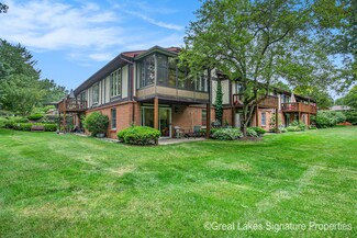 176 Bona Vista Dr NW Unit 64, Grand Rapids, MI 49504