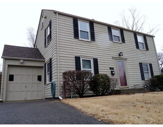 1062 Worthington St, Springfield, MA 01109
