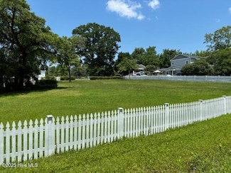 2032 Middle Sound Loop Rd, Wilmington, NC 28411