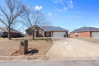 2451 S Hartford Ave, Bolivar, MO 65613