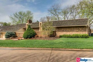 9978 Fieldcrest Dr, Omaha, NE 68114