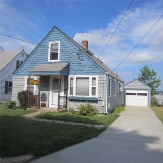 18 Fiume St, Pawtucket, RI 02860