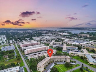 5725 80th St N Unit 210, Saint Petersburg, FL 33709