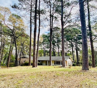 221 Elaine Ave, Camden, AR 71701
