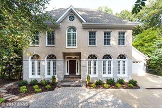 4050 40th St N, Arlington, VA 22207