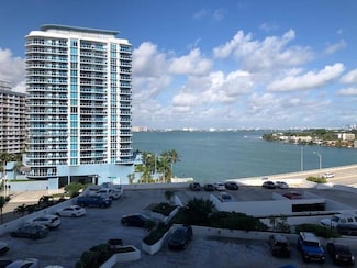 7601 E Treasure Dr Unit 915, North Bay Village, FL 33141
