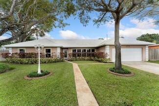 7521 Edgewater Cir, West Palm Beach, FL 33406