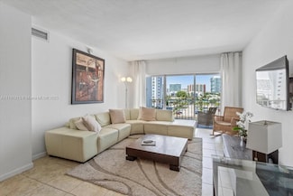 500 Bayview Dr Unit 527, Sunny Isles Beach, FL 33160