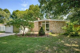 1301 NE 66th St, Kansas City, MO 64118