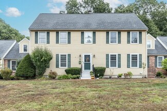 18 Seaver Brook Ln Unit 18, Plaistow, NH 03865