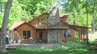 10141 Linden St, Carp Lake, MI 49718
