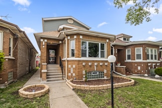 8114 S Paxton Ave, Chicago, IL 60617