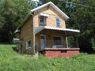 805 7th St, Marianna, PA 15345