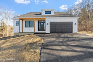 851 S Ravine Rd, Schenectady, NY 12309