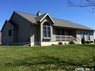 370 Center Rd, Pennellville, NY 13132