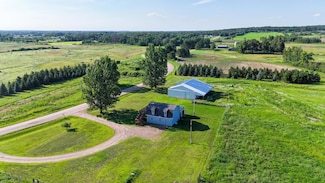 10332 Harness Rd, Little Falls, MN 56345