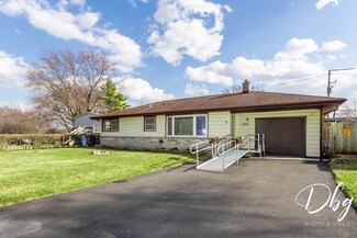 1503 Evergreen St, Holiday Hills, IL 60051
