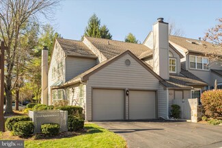 35 Manchester Ct, Berwyn, PA 19312