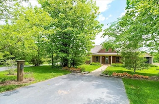 915 Kidds Mill Rd E, Versailles, KY 40383