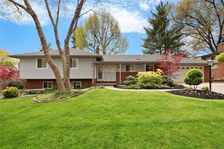 522 Flanders Dr, Saint Louis, MO 63122
