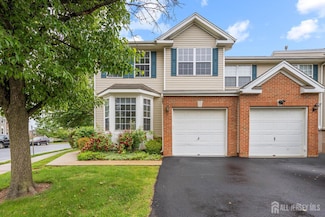 19 Grossweiler Ln, Parlin, NJ 08859