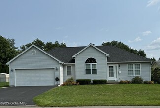 25 Grounds Place, Albany, NY 12205