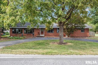 601 S Main St Unit 1, Buffalo, IL 62515