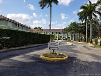 129 Hidden Ct Rd Unit 15-E, Hollywood, FL 33023