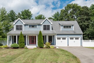 4 Meeting House Rd, Carver, MA 02330