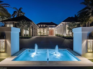 661 Galleon Dr, Naples, FL 34102