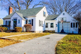 89 Brookdale Blvd, Pawtucket, RI 02861