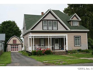 13 Church St, Lacona, NY 13083