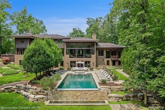 803 Canterbury Crescent, Bloomfield Hills, MI 48304