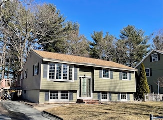 60 Newport Dr, Westford, MA 01886