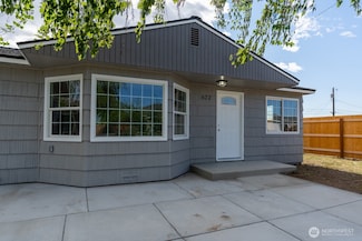 622 3rd Place SE, Soap Lake, WA 98851