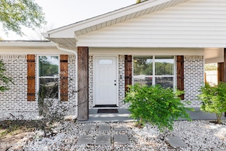 446 Hanley Rd, Ocean Springs, MS 39564