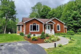 190 Paquette Dr, Carroll, NH 03598