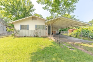 612 E E St, Russellville, AR 72801