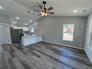 24755 Hwy Tt, Versailles, MO 65084