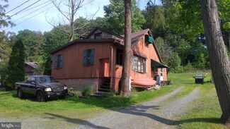 58 Lakefront Dr, Pine Grove, PA 17963
